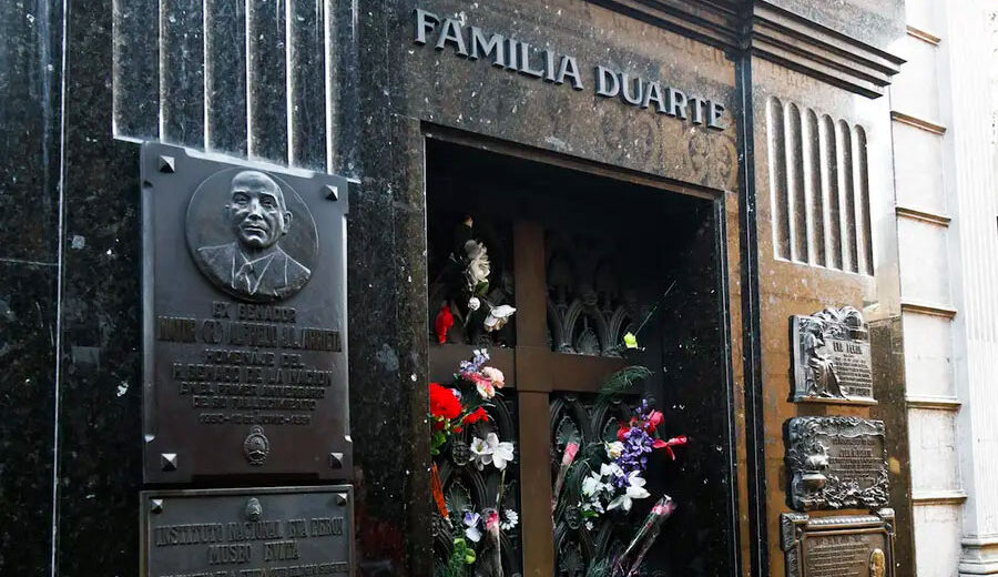 La Tumba Evita Perón: Cementerio Recoleta | Buenos Aires Free Walks