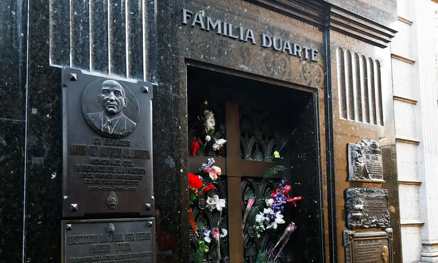 La Tumba Evita Perón Cementerio Recoleta Buenos Aires Free Walks