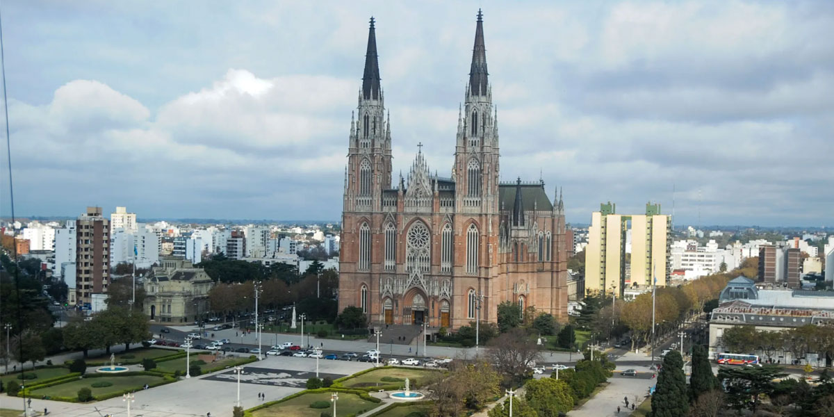 How to get to La Plata Free Tour Buenos Aires